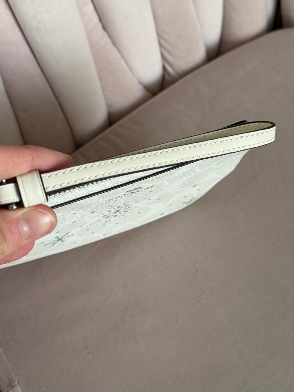 COACH C1862 Corner Zip Wristlet in Snowflake Signature❄️ - Picture 3 of 16